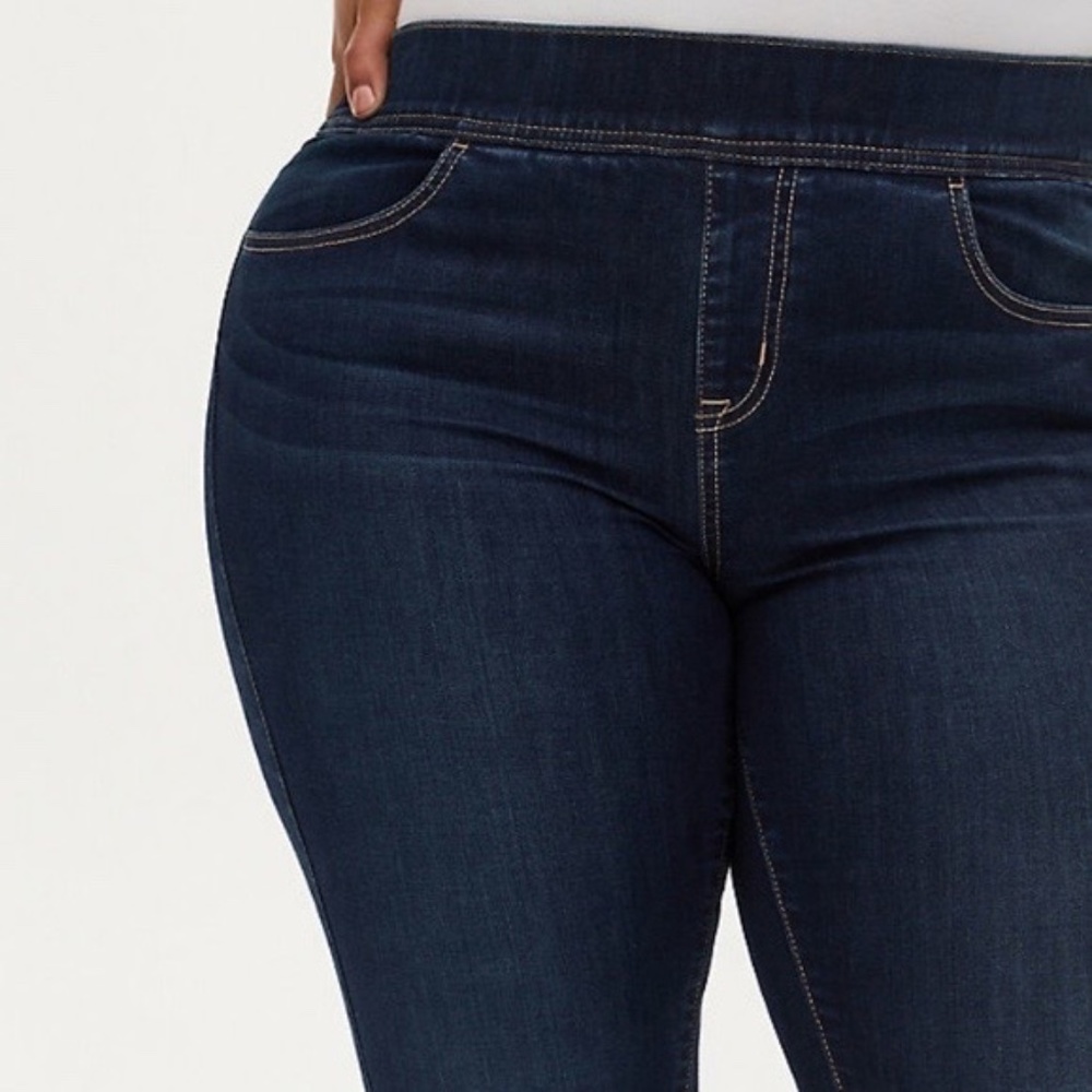 Torrid Pull On Lean Jean Dark Wash Size 3X (22/24)